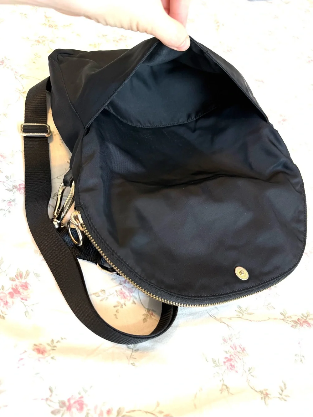 Lululemon Athletica Everywhere All Night Festival Black Gold 5L Crossbody Bag